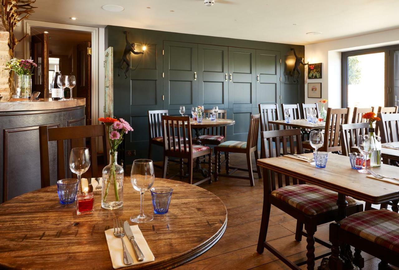 The George Inn Barford St Michael Εξωτερικό φωτογραφία The interior of the restaurant